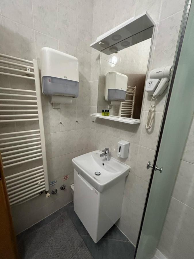Rooms Elez Sesvete Exterior foto