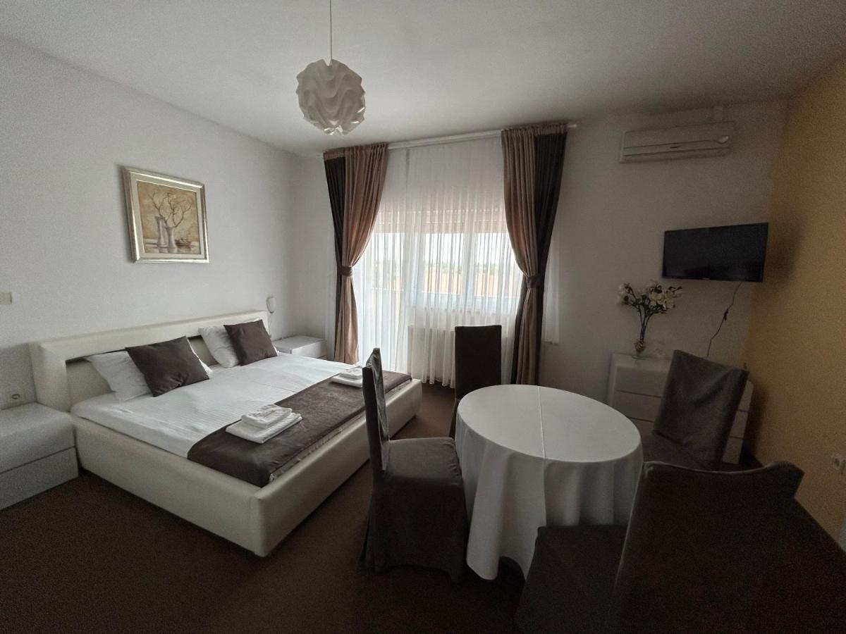 Rooms Elez Sesvete Exterior foto
