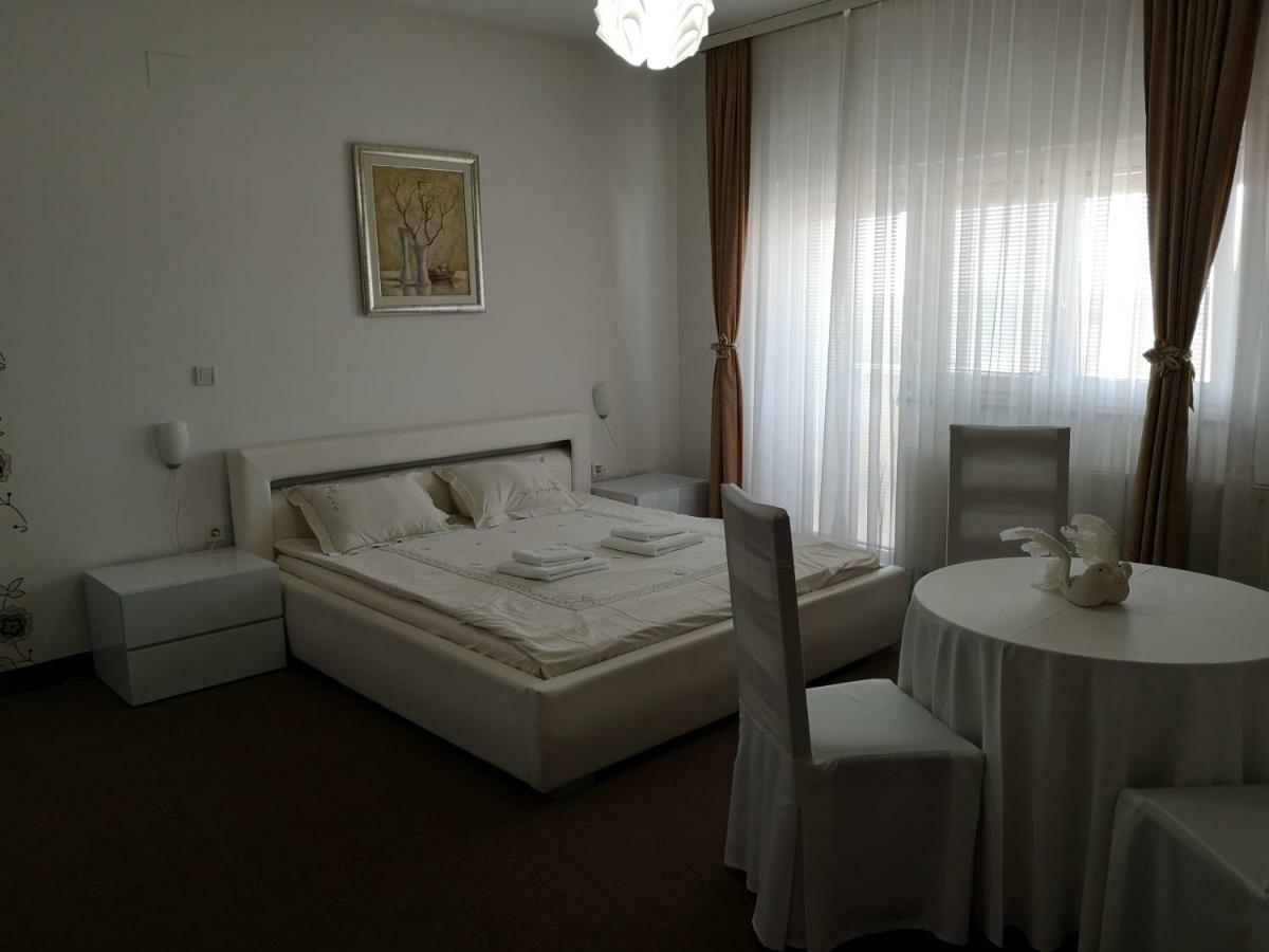Rooms Elez Sesvete Exterior foto
